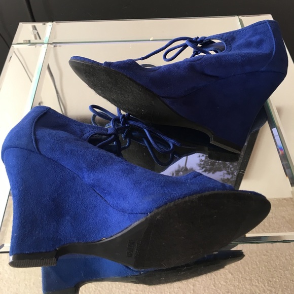Blue Wedges - Picture 4 of 5